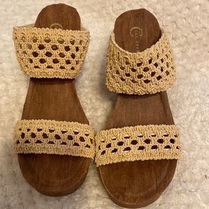 C ‘est 1946 women’s platform wedge sandals- size 7